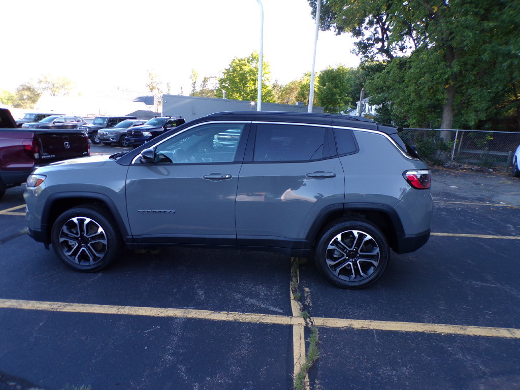 Used 2023 Jeep Compass Limited AWD/4WD image 15