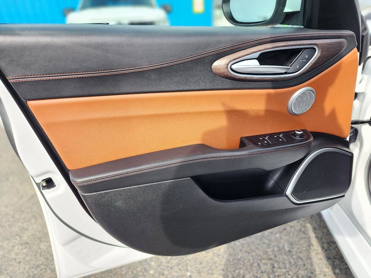 Used 2017 Alfa Romeo Giulia Ti w/ TI Lusso Package AWD/4WD image 12