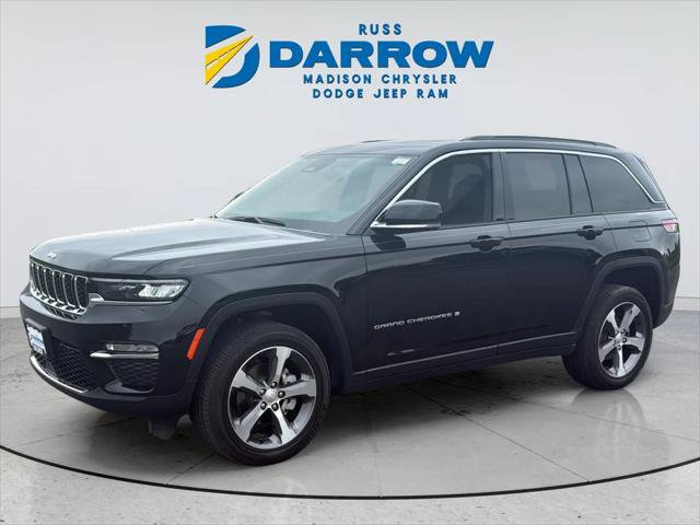 Certified 2025 Jeep Grand Cherokee Limited w/ Trailer Tow Package AWD/4WD image 1