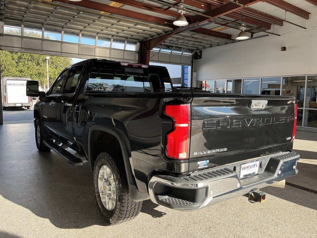 Used 2024 Chevrolet Silverado 2500 LTZ w/ LTZ Convenience Package image 6