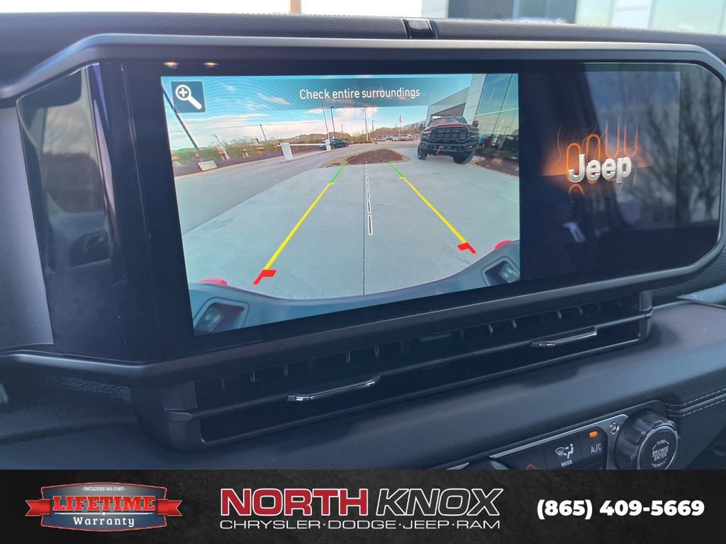 Used 2025 Jeep Gladiator Mojave w/ Convenience Group image 10