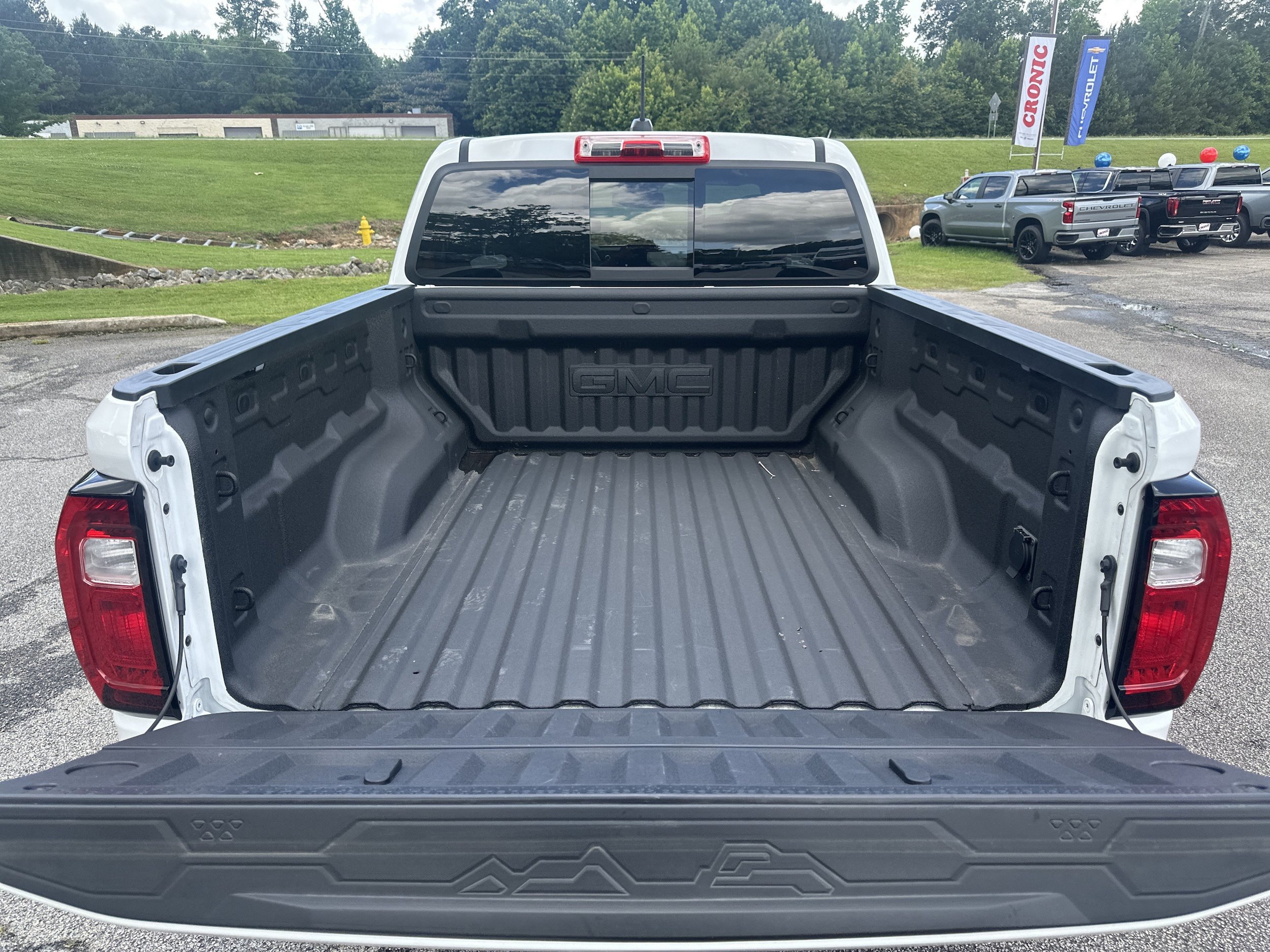 Used 2023 GMC Canyon AT4 w/ AT4 Premium Package AWD/4WD image 18