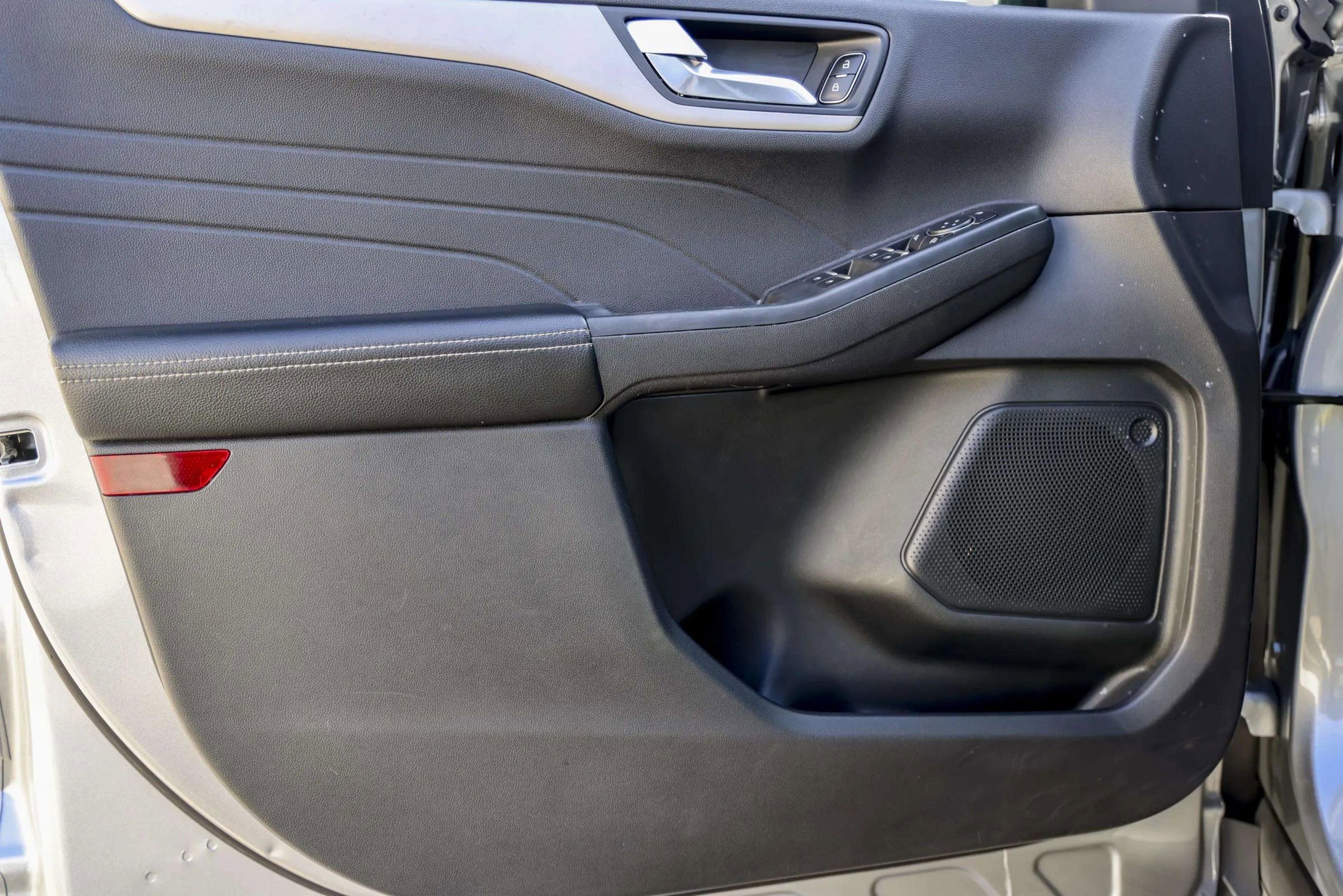 Used 2021 Ford Escape SEL image 14