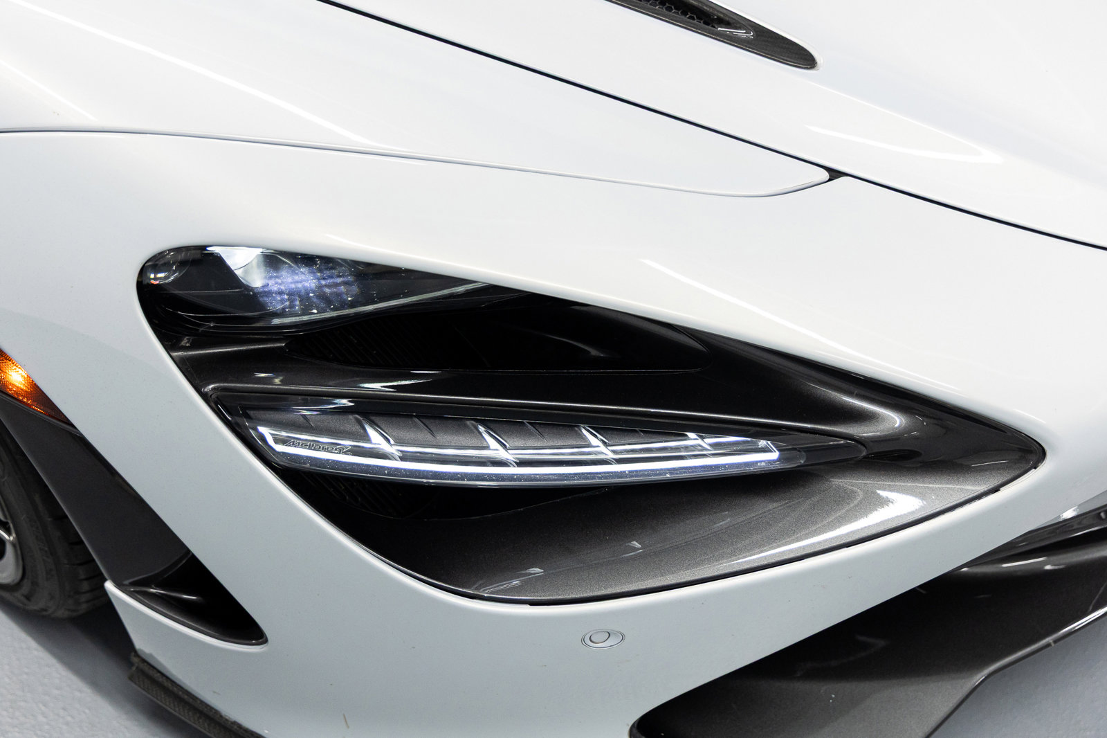 Used 2018 McLaren 720S image 14