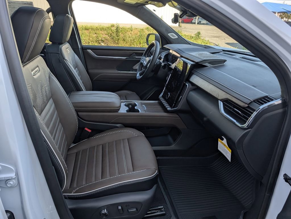 New 2026 GMC Acadia Denali Ultimate w/ LPO, Floor Liner Package AWD/4WD image 36
