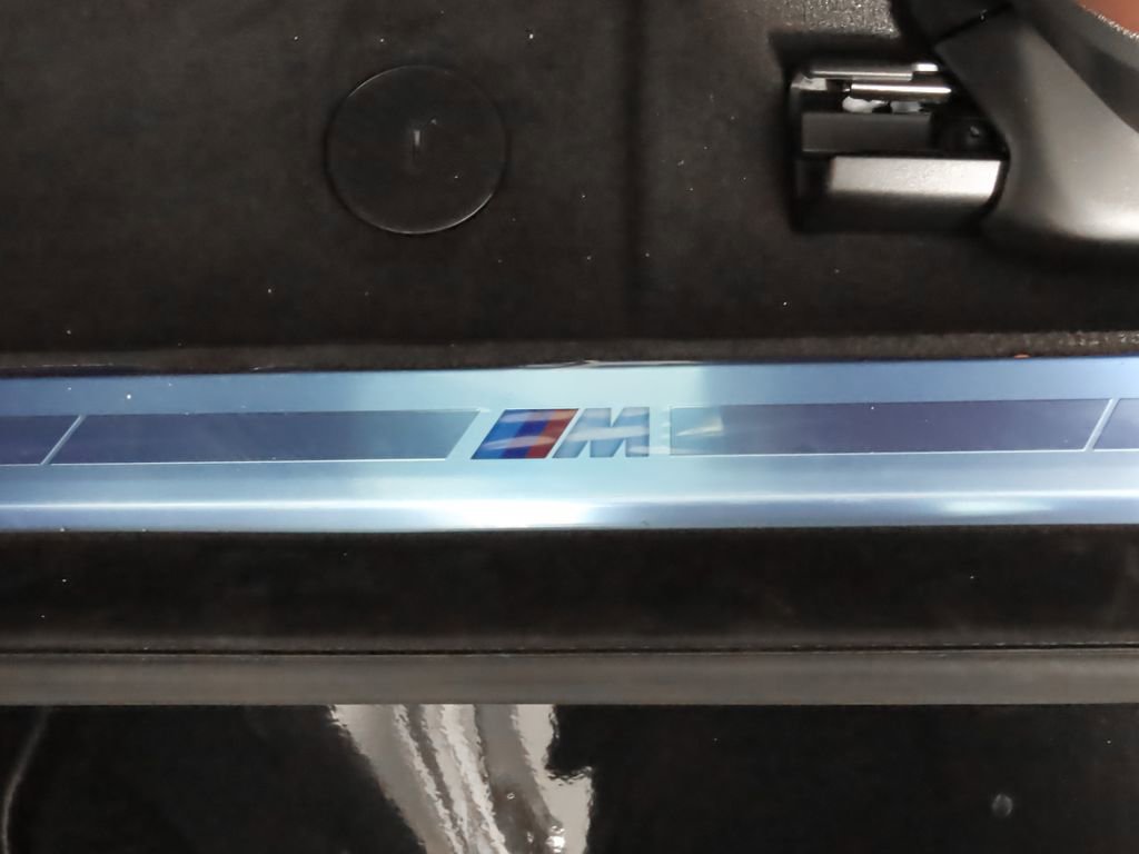 New 2025 BMW 750e xDrive image 8