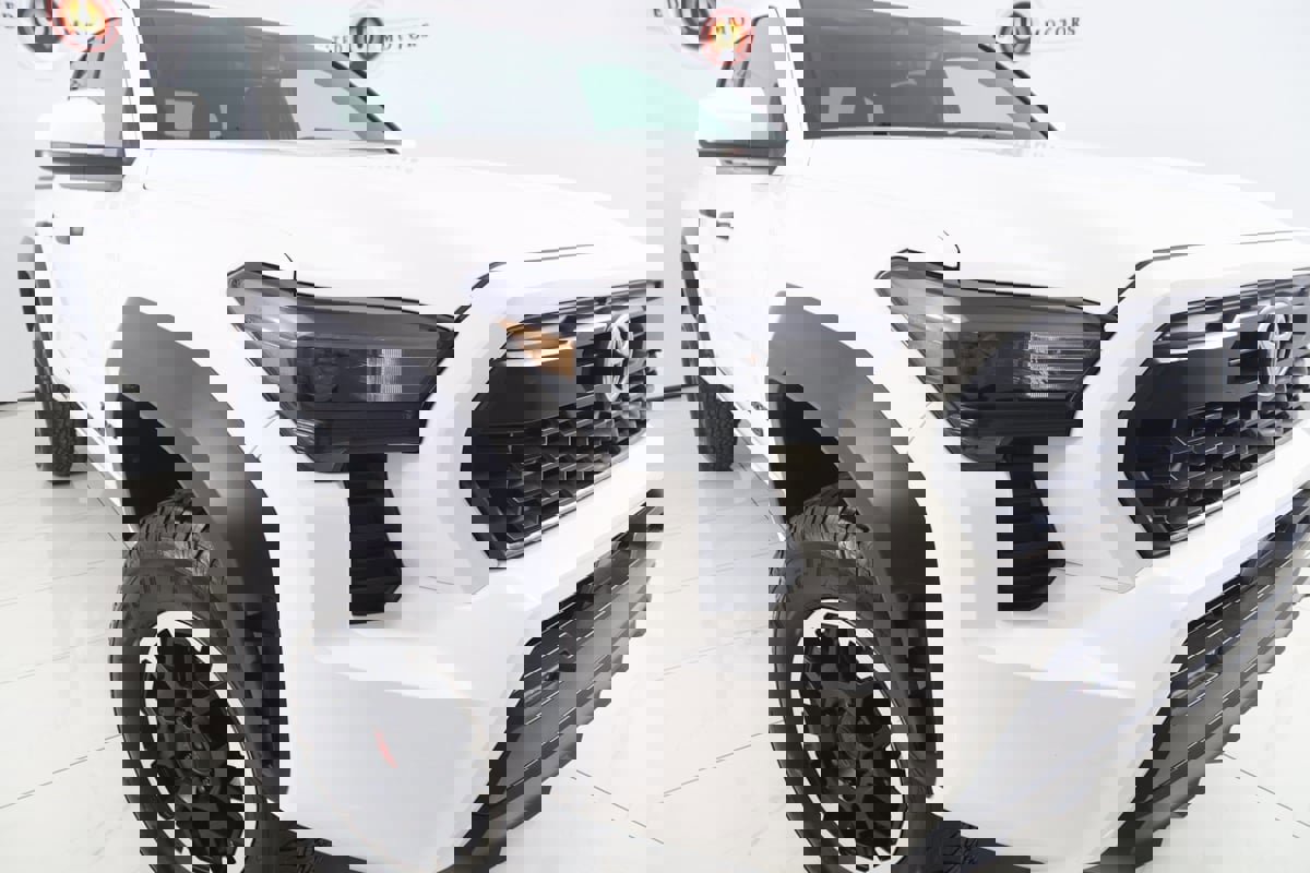 Used 2024 Toyota Tacoma TRD Off-Road image 15