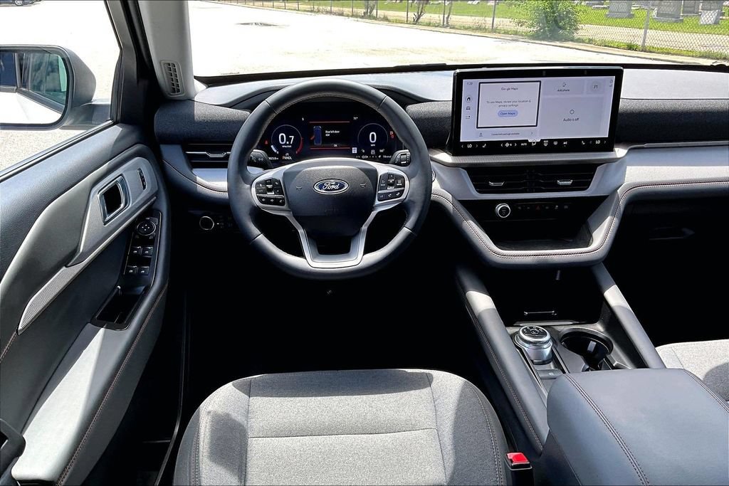 Certified 2025 Ford Explorer Active AWD/4WD image 5