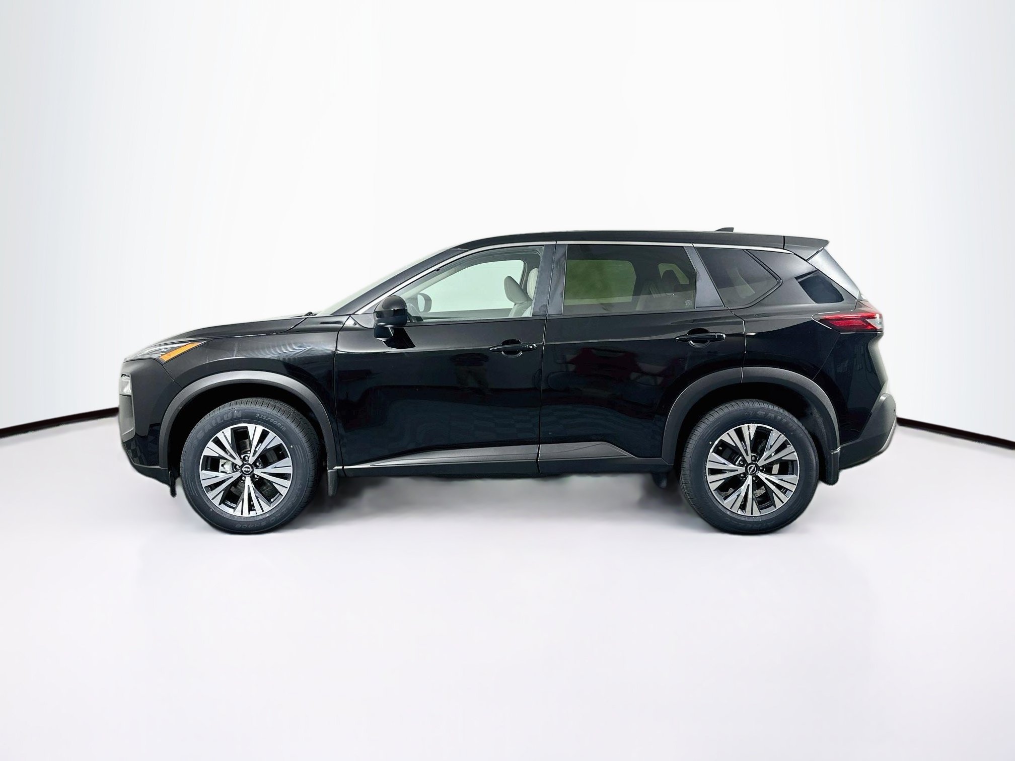 Used 2023 Nissan Rogue SV FWD image 4
