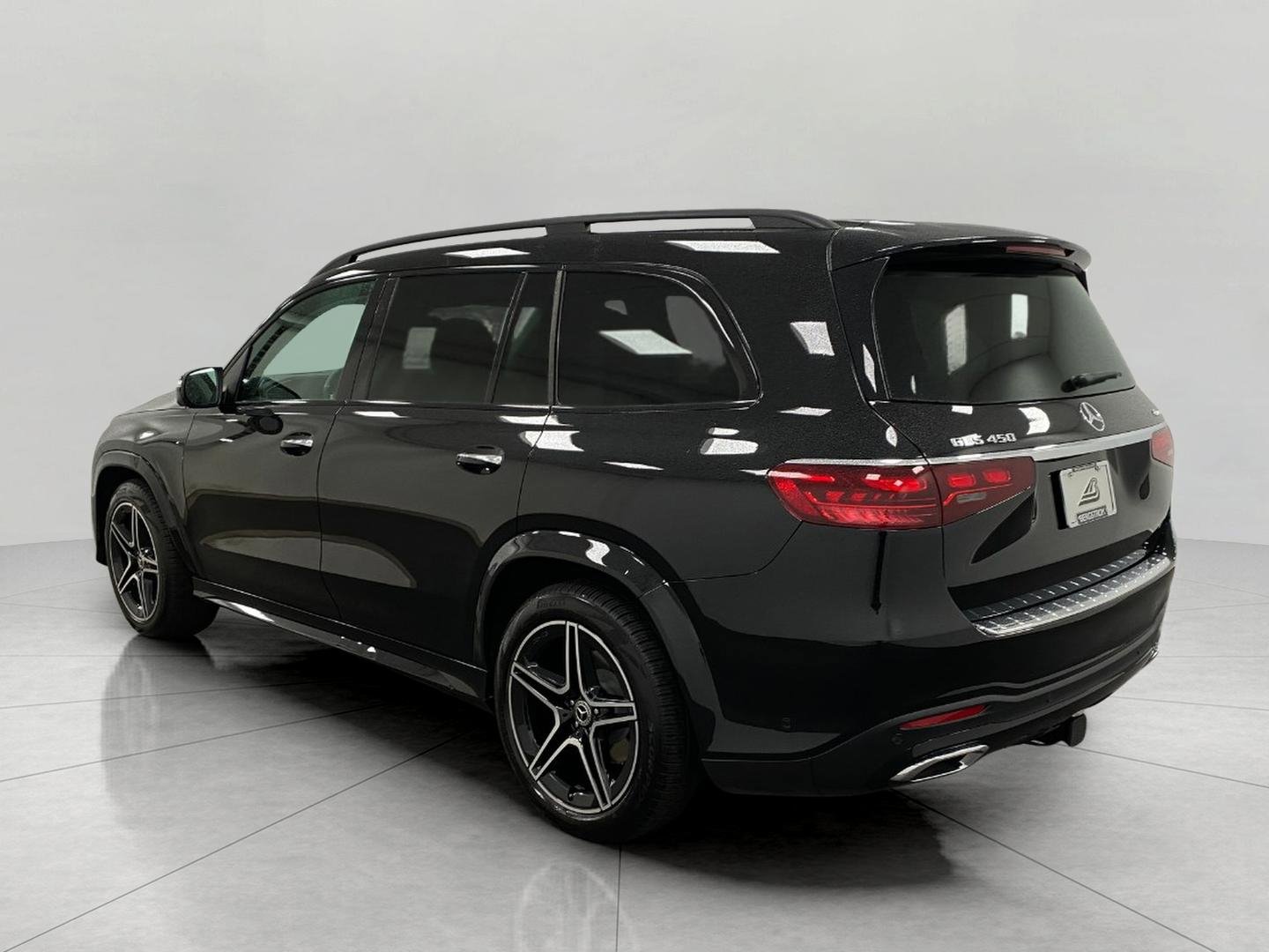 Certified 2025 Mercedes-Benz GLS 450 4MATIC image 8