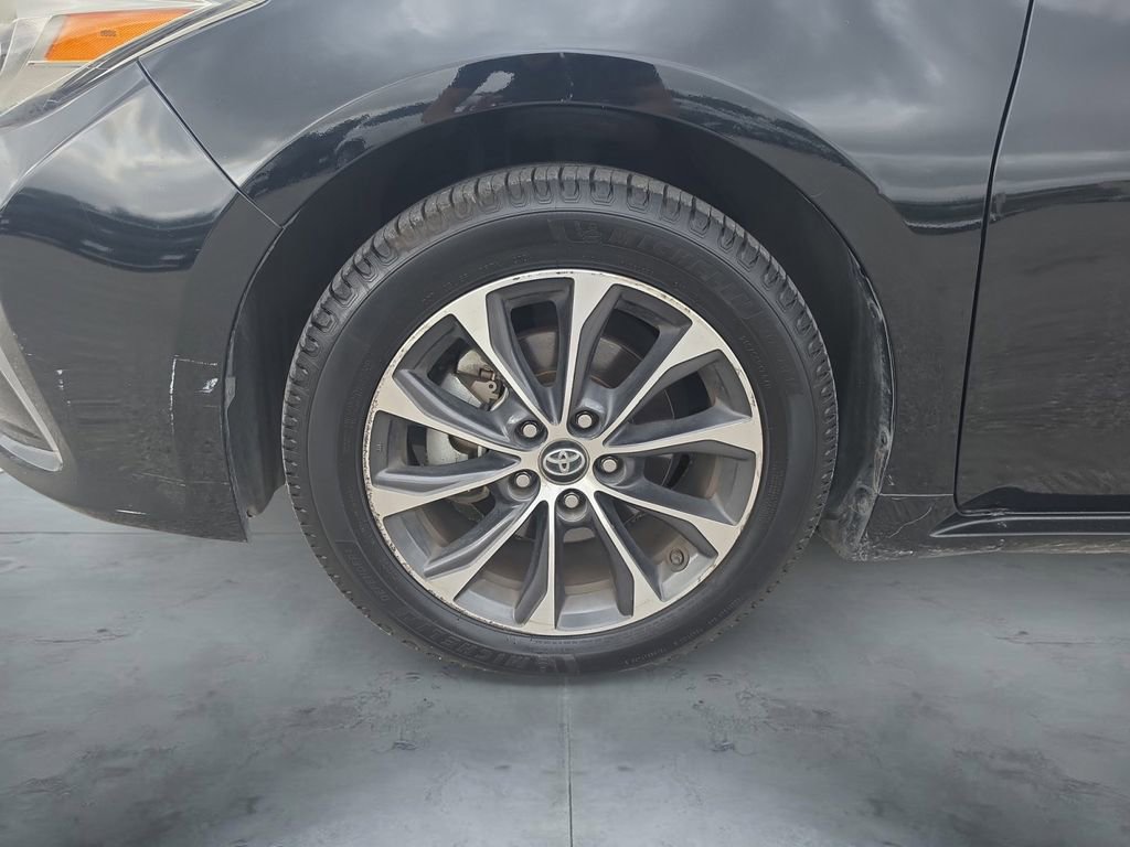 Used 2017 Toyota Avalon XLE w/ Carpet Mat Package FWD image 14