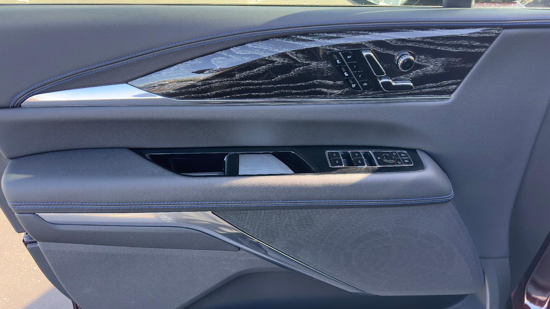 Used 2026 Cadillac Escalade IQL Sport 1 image 13