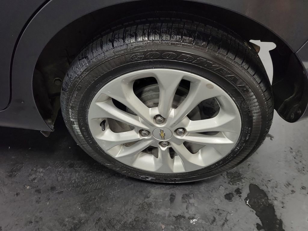 Used 2021 Chevrolet Spark LT image 11