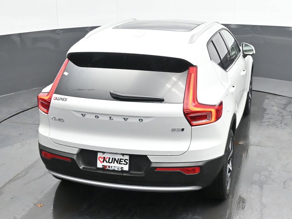 New 2025 Volvo XC40 B5 Core w/ Protection Package Premier image 30