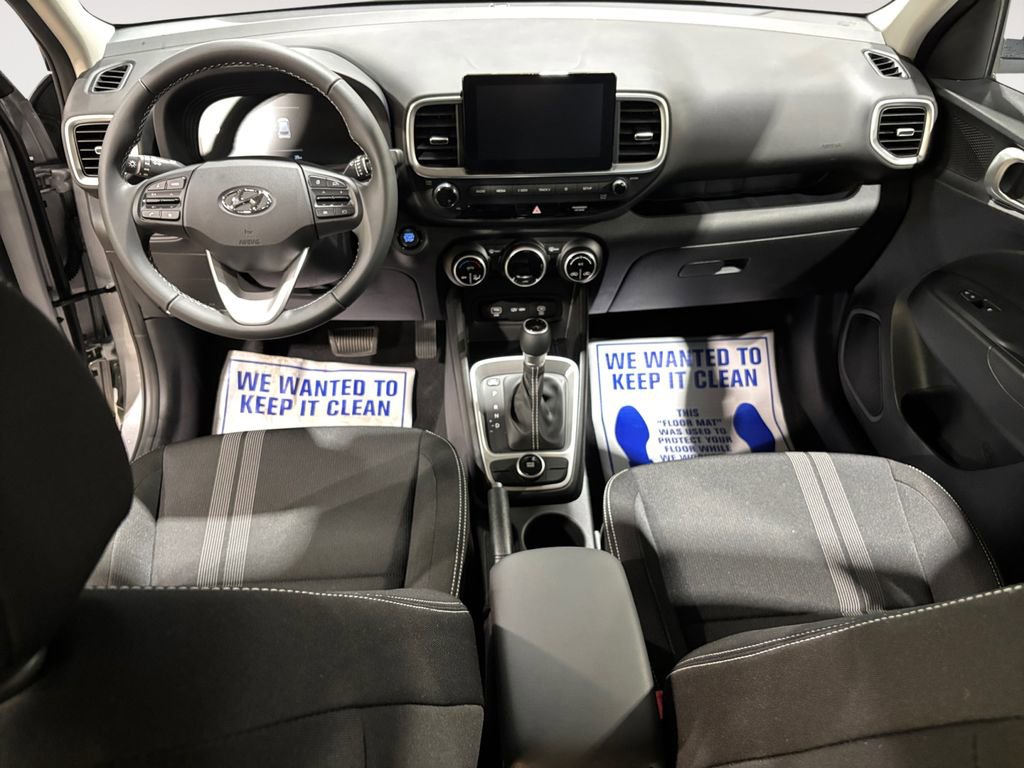 New 2025 Hyundai Venue SEL image 12
