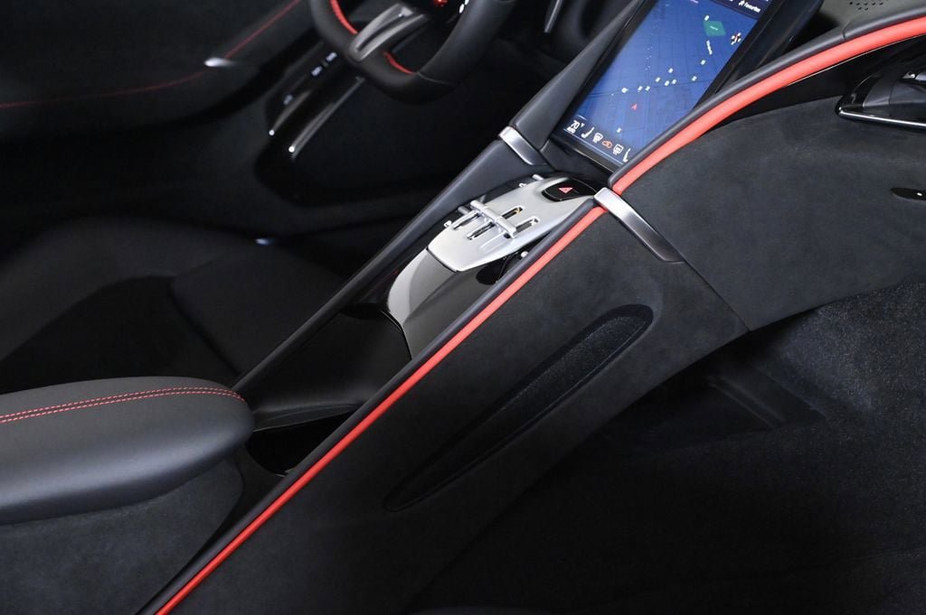 Used 2026 Ferrari Roma Spider RWD image 22