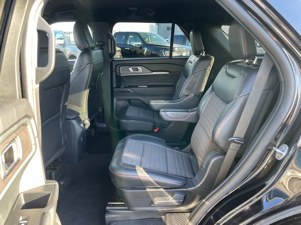 Used 2025 Ford Explorer ST-Line image 8