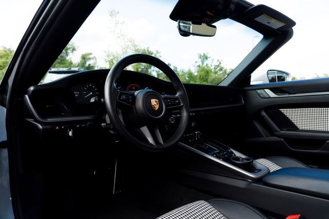 Used 2024 Porsche 911 Carrera RWD image 24