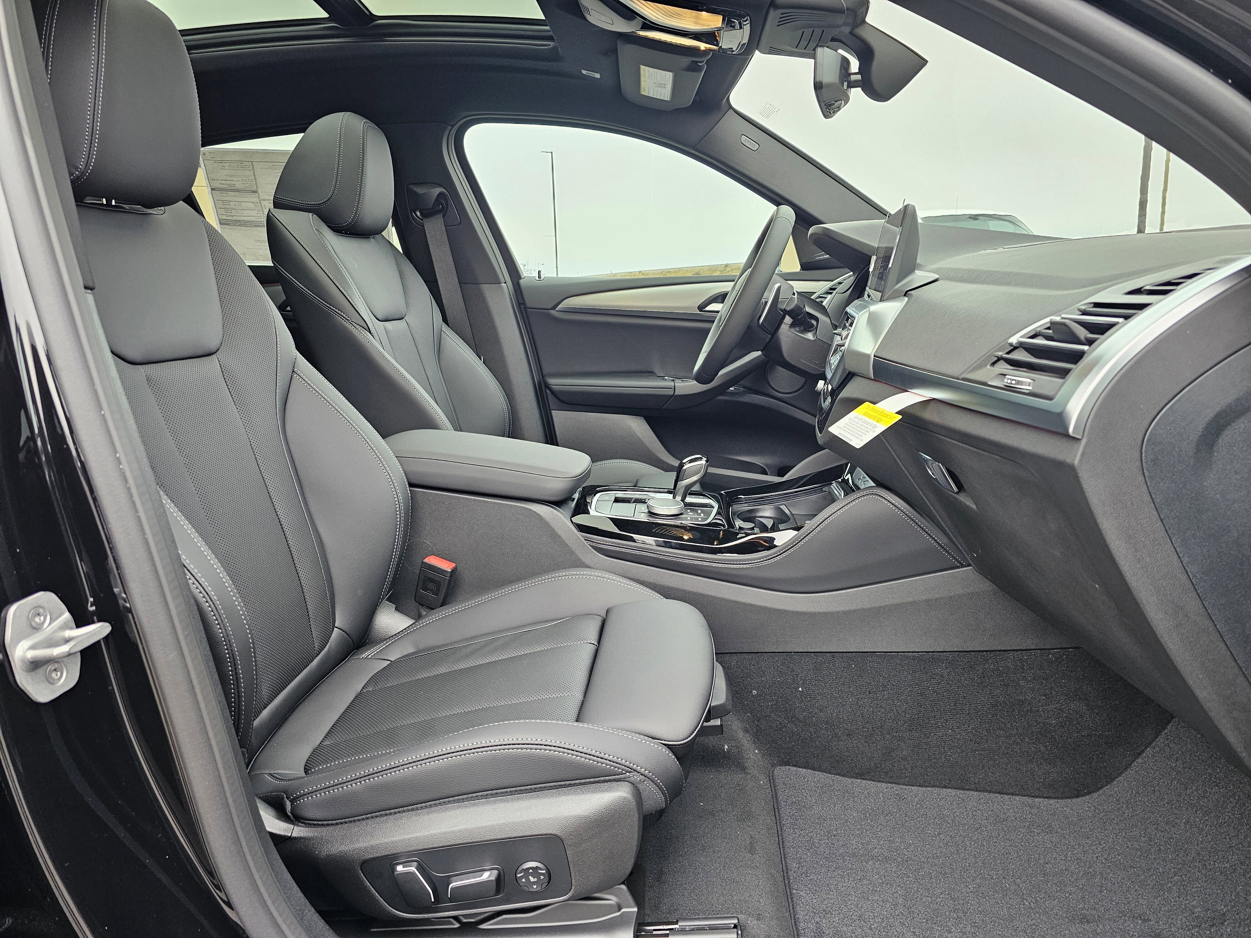 New 2025 BMW X4 xDrive30i w/ Premium Package image 15