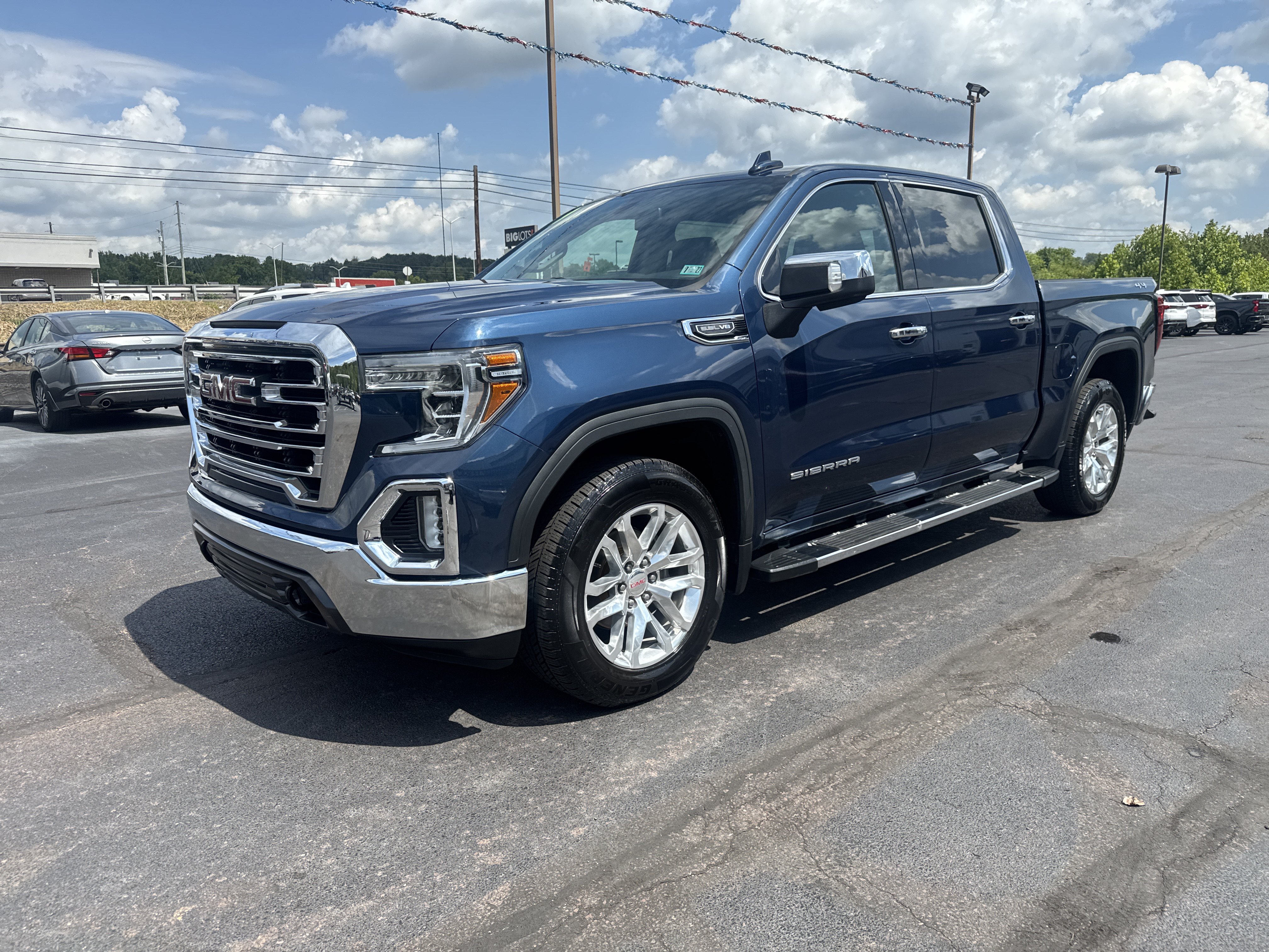 Used 2019 GMC Sierra 1500 SLT w/ SLT Premium Package AWD/4WD image 8