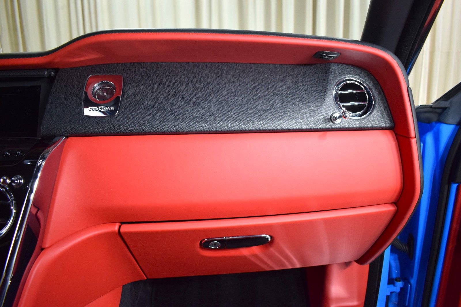 Certified 2022 Rolls-Royce Cullinan w/ Dynamic Package image 27