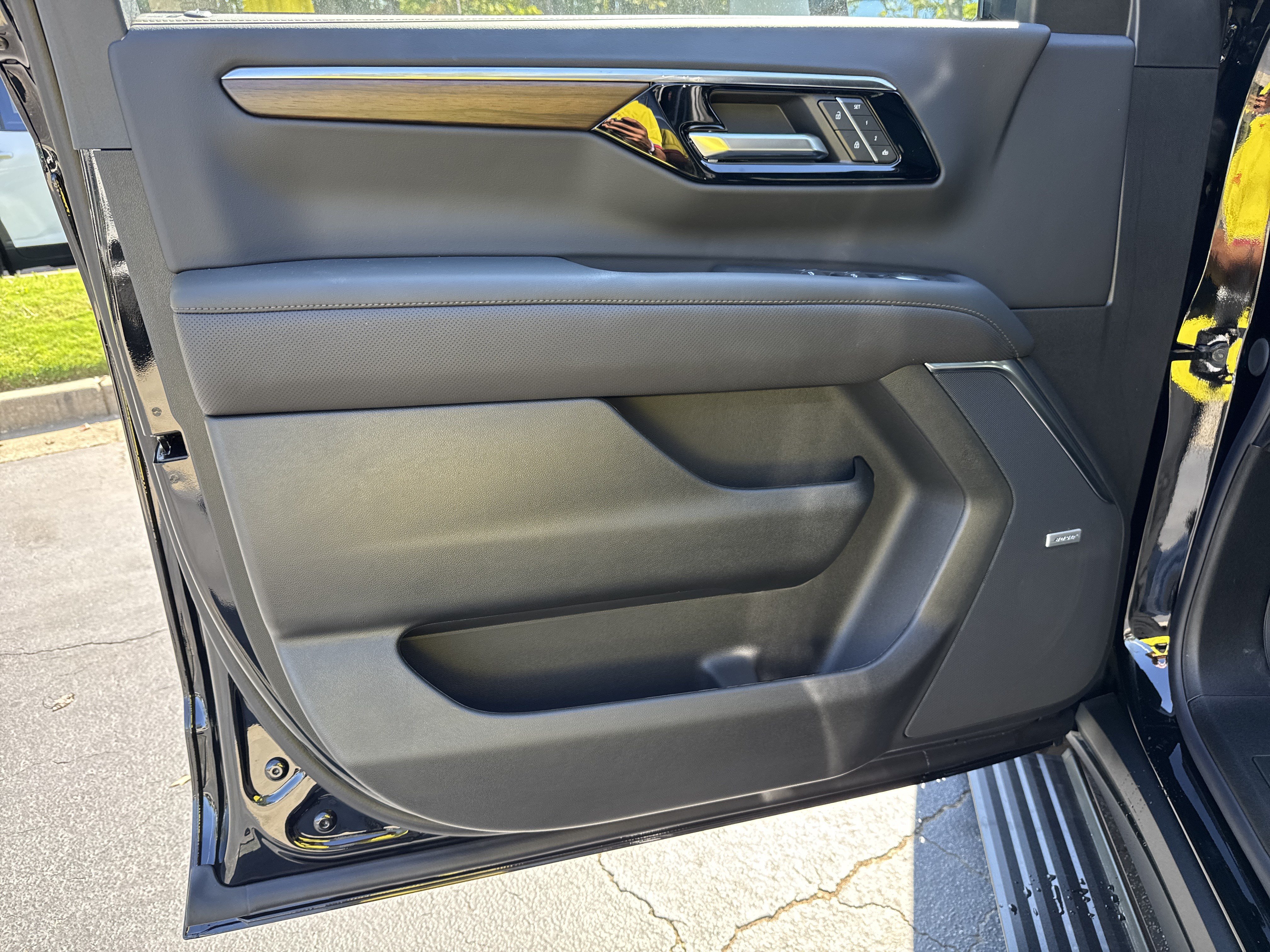 New 2027 Chevrolet Tahoe High Country AWD/4WD image 10