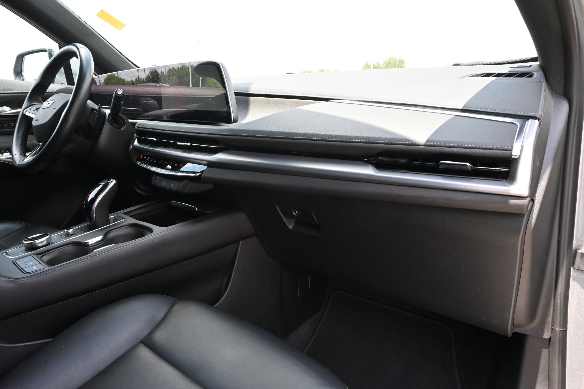 Certified 2025 Cadillac XT4 Premium Luxury FWD image 21