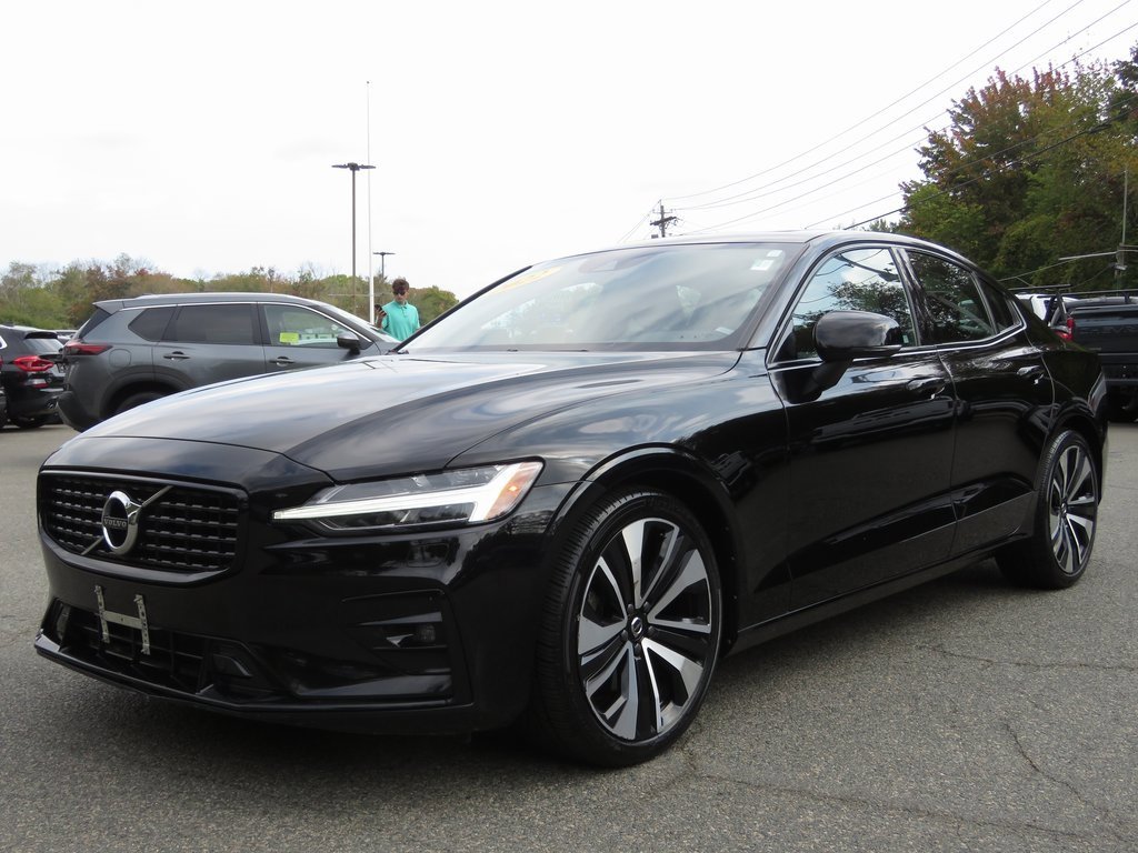 Used 2022 Volvo S60 B5 Momentum w/ Premium Package