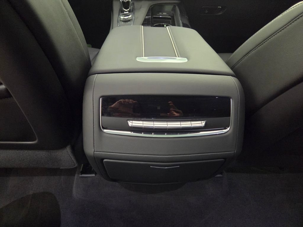 Used 2024 Cadillac Escalade Sport w/ LPO, ONYX Package AWD/4WD image 29