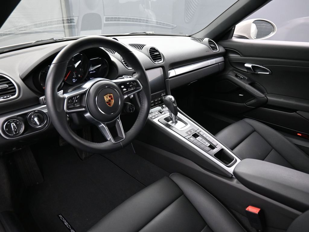 Certified 2025 Porsche 718 Boxster image 4