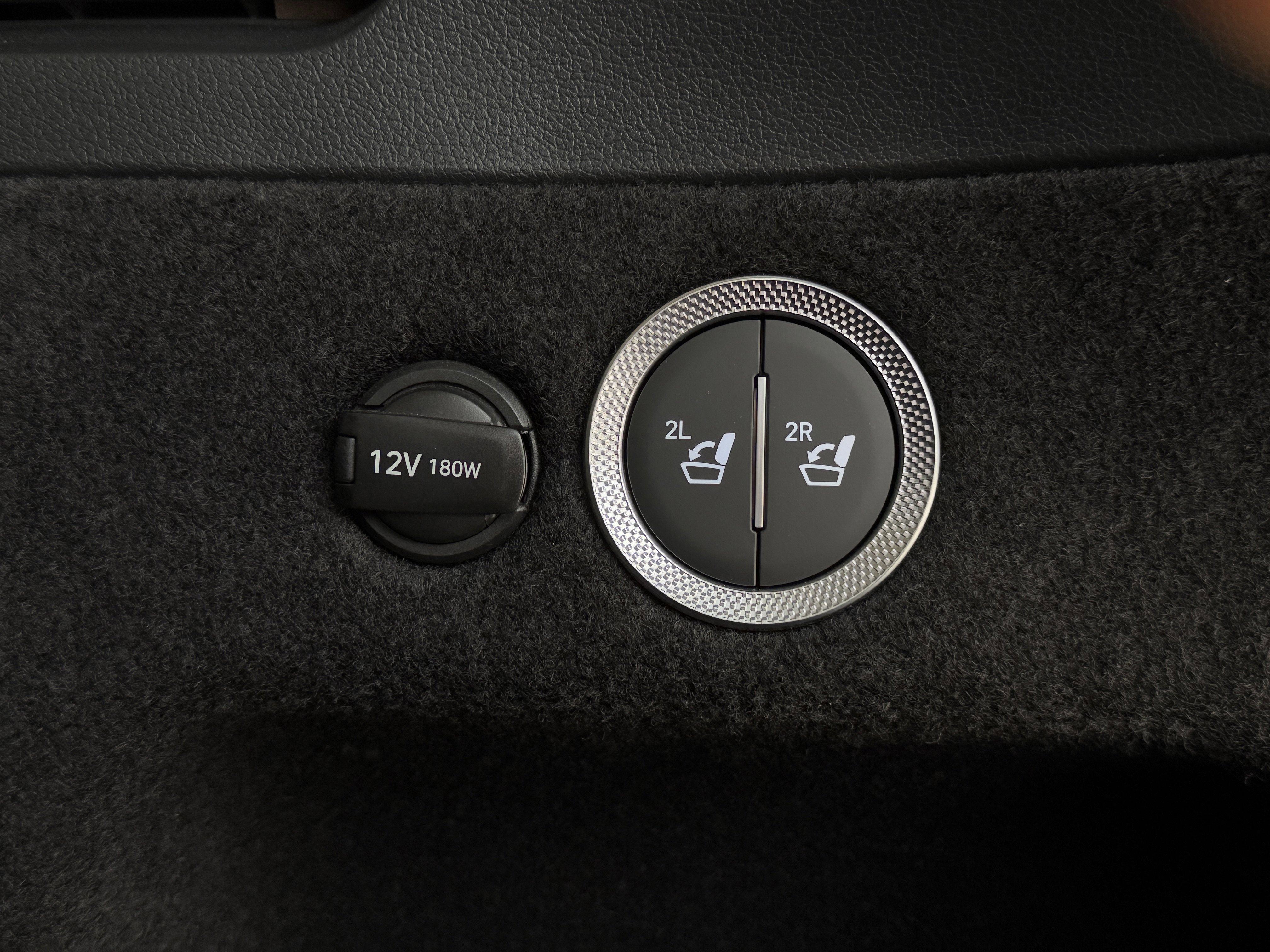 Used 2025 Genesis GV80 2.5T Standard AWD/4WD image 39