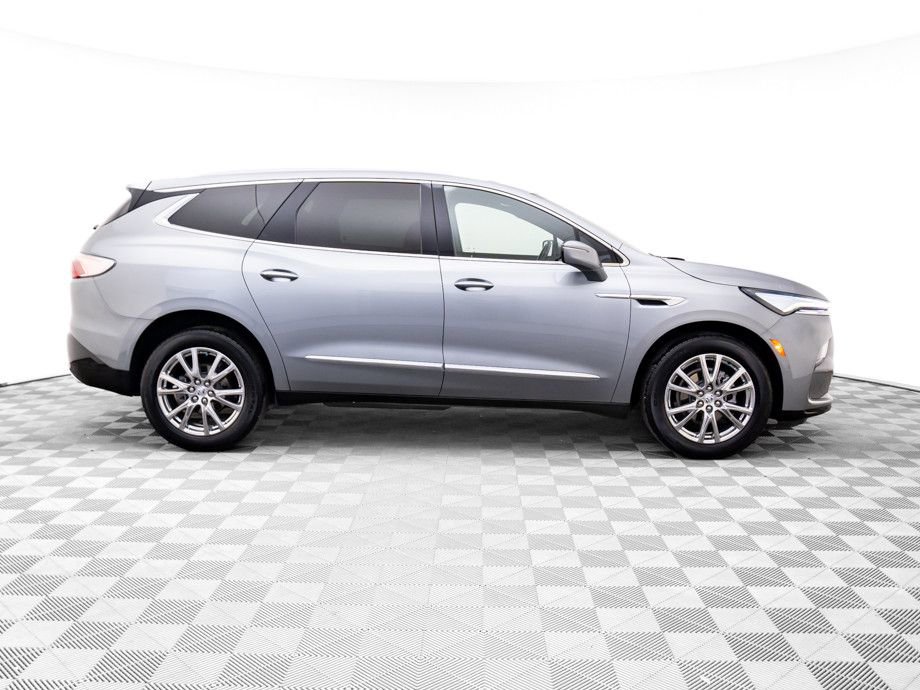 Used 2023 Buick Enclave Essence w/ Experience Buick Package image 7