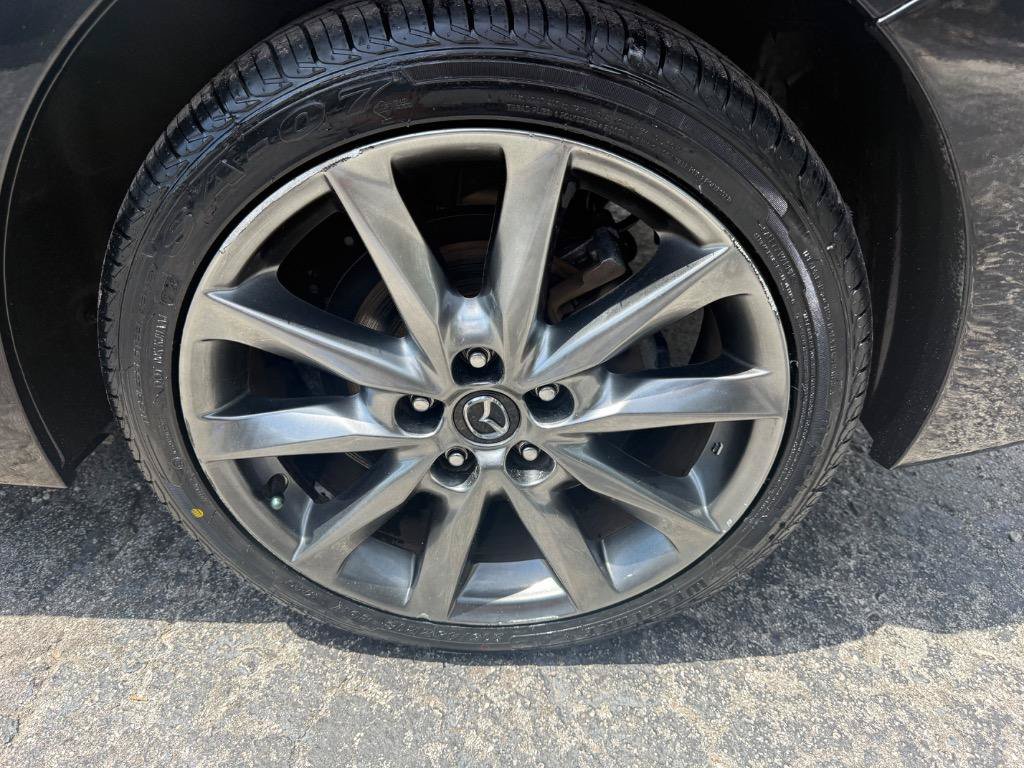 Used 2018 MAZDA MAZDA3 Touring FWD image 16