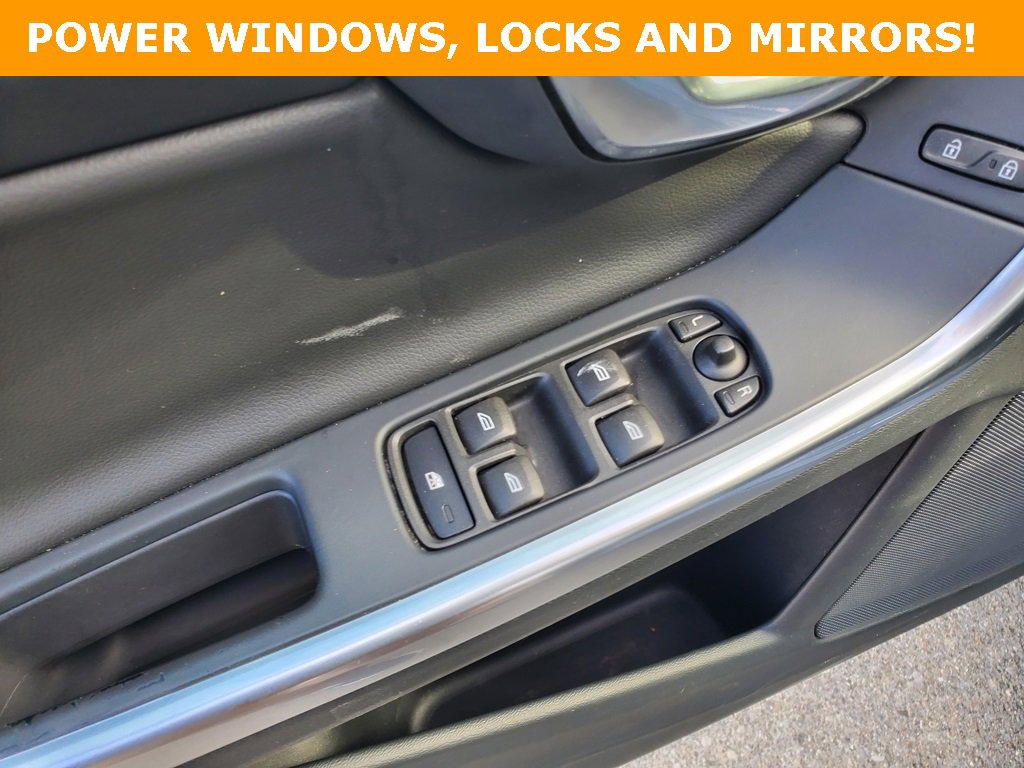 Used 2017 Volvo S60 T5 Dynamic image 16