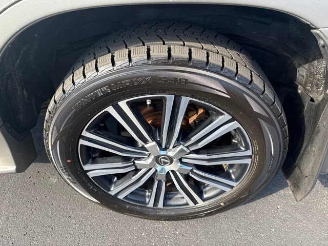 Used 2018 Lexus LX 570 4WD w/ Luxury Package image 12