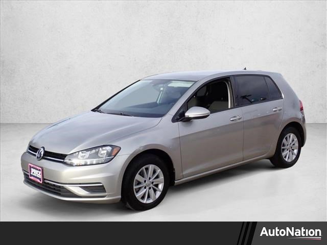Used 2018 Volkswagen Golf S image 1