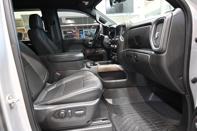 Used 2022 Chevrolet Silverado 2500 High Country w/ Technology Package AWD/4WD image 13