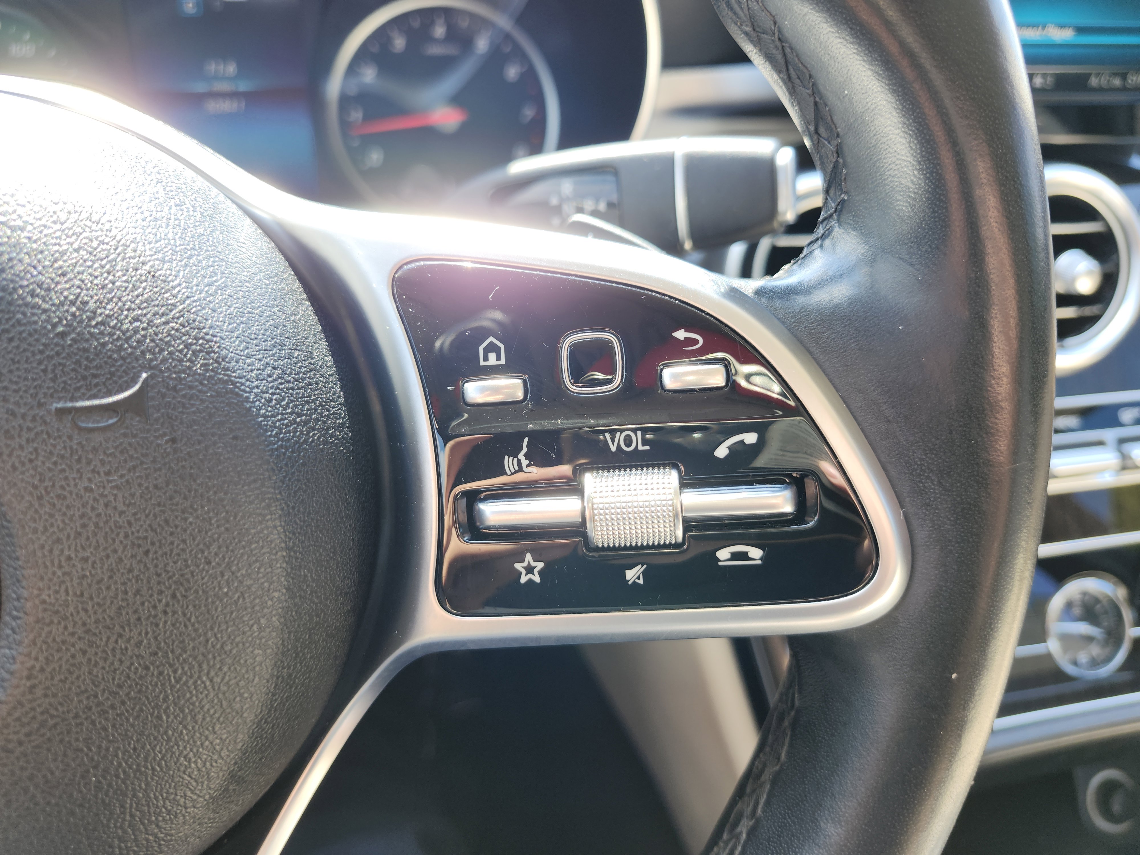 Used 2019 Mercedes-Benz C 300 4MATIC Sedan image 34
