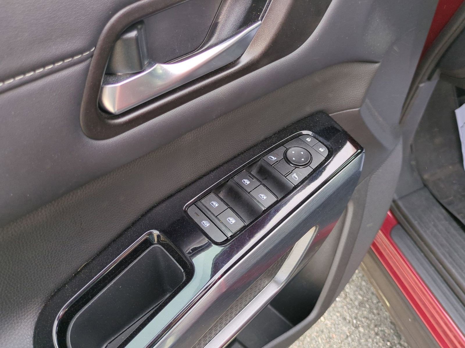 Used 2024 Nissan Pathfinder SL image 22