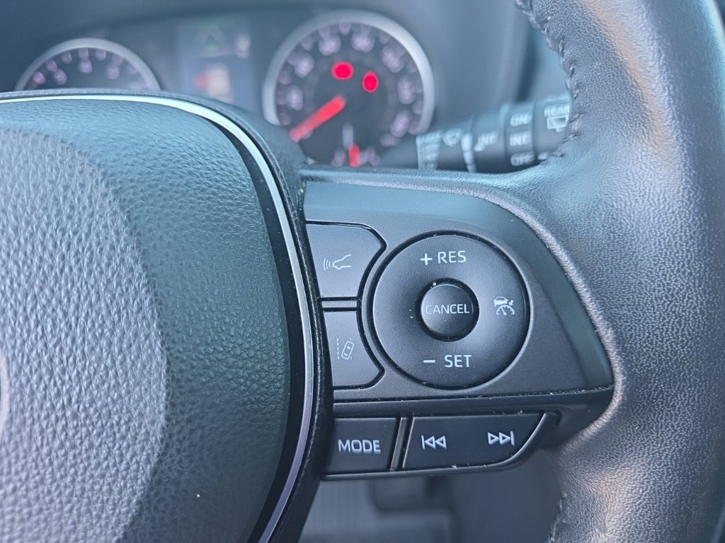 Certified 2022 Toyota RAV4 XLE Premium FWD image 19