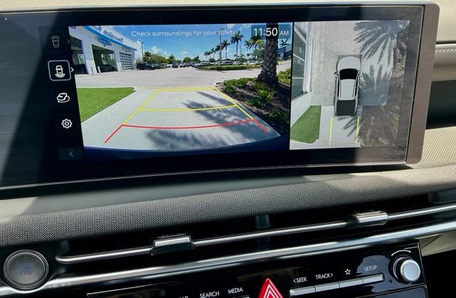 Used 2025 Hyundai Santa Cruz Limited AWD/4WD image 33