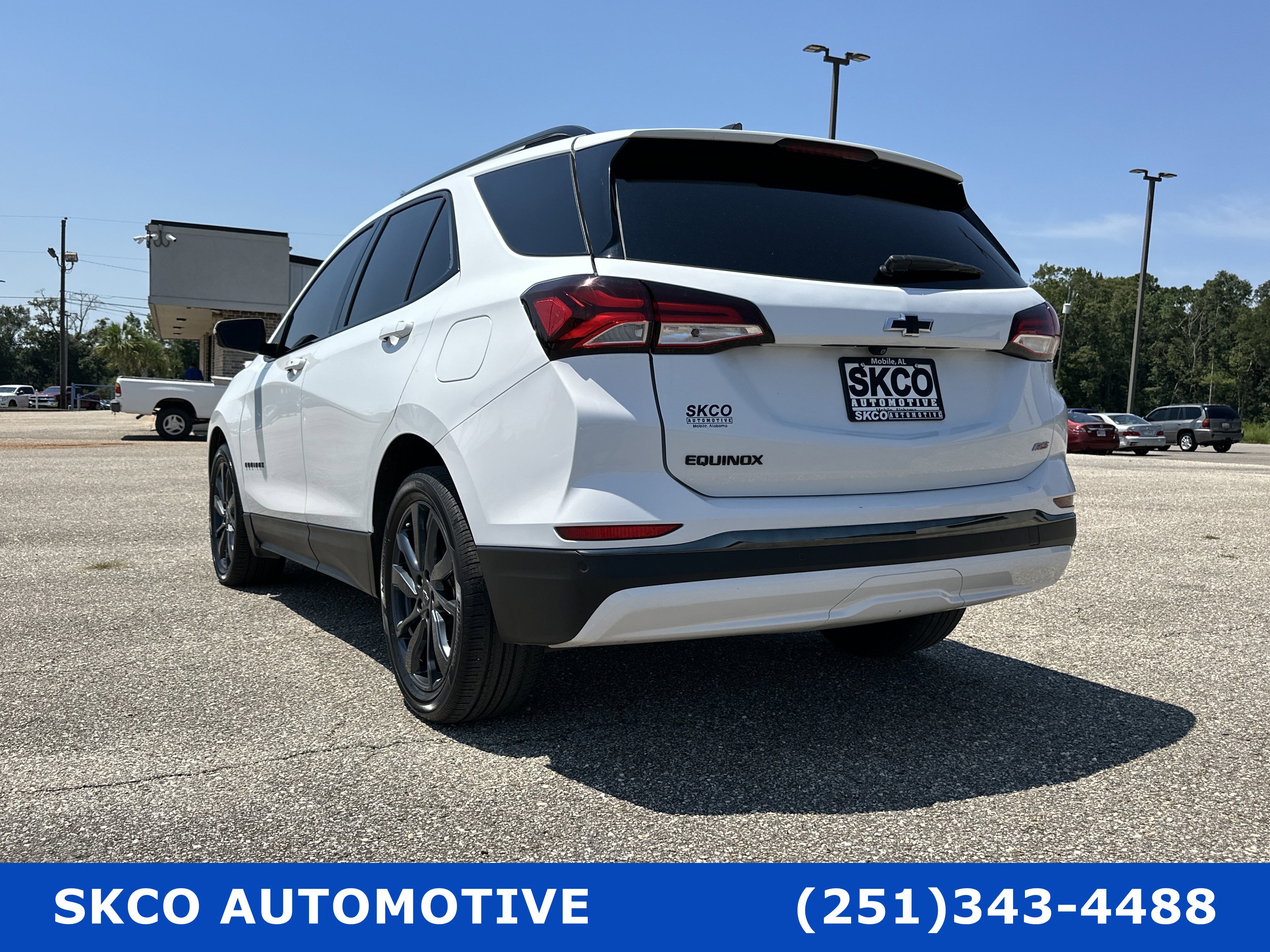 Used 2022 Chevrolet Equinox RS w/ Infotainment Package image 3