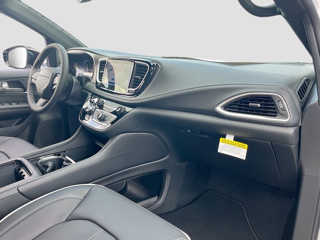 New 2027 Chrysler Pacifica Touring Plus FWD image 30