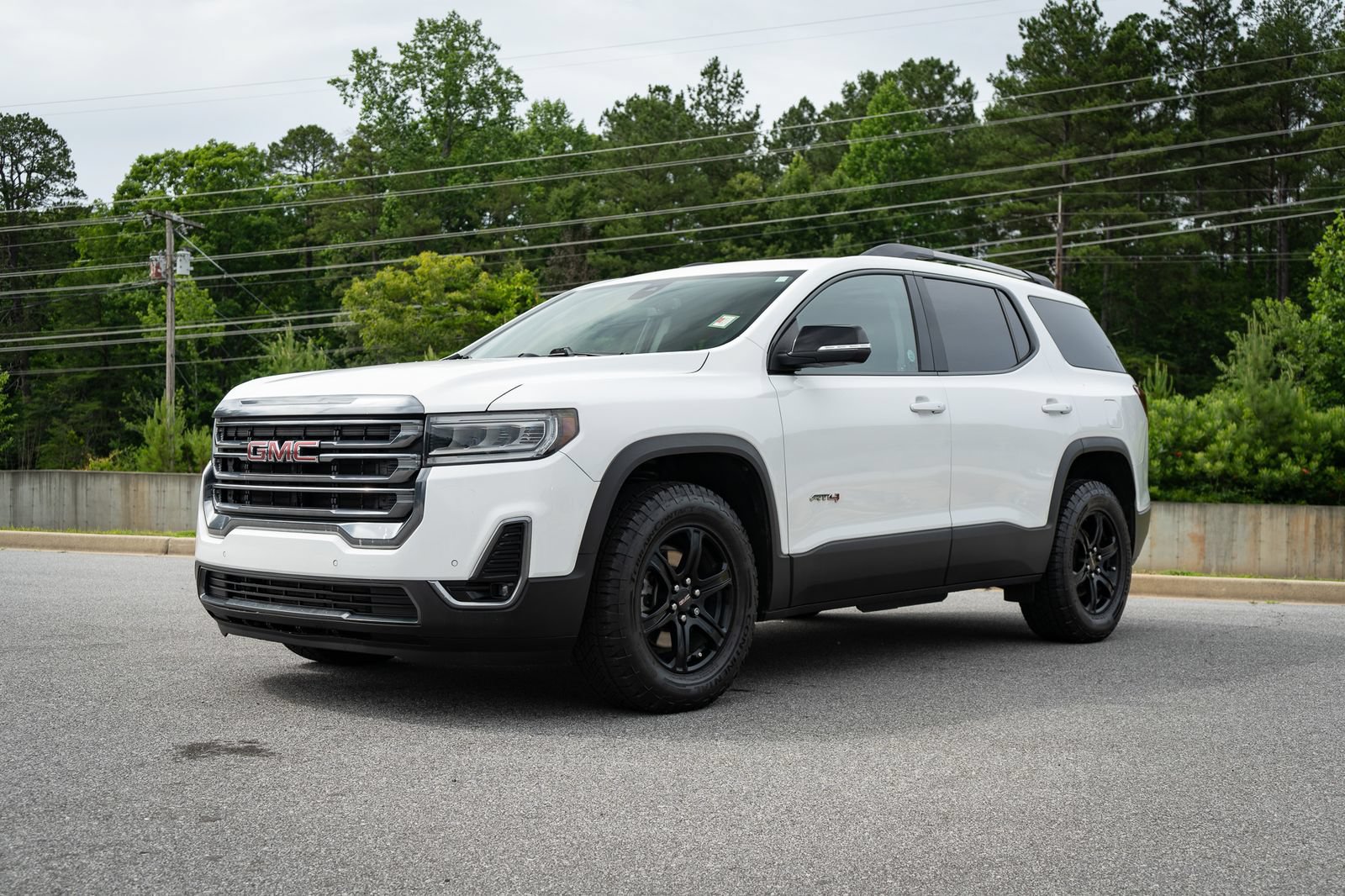 Used 2022 GMC Acadia AT4 w/ Preferred Package AWD/4WD image 3
