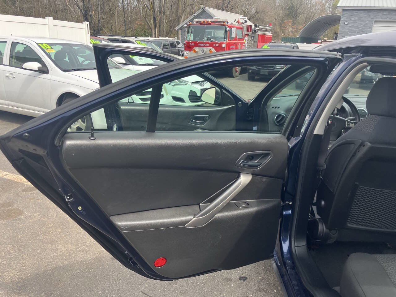 Used 2009 Pontiac G6 Sedan w/ Sun And Sound Package image 21
