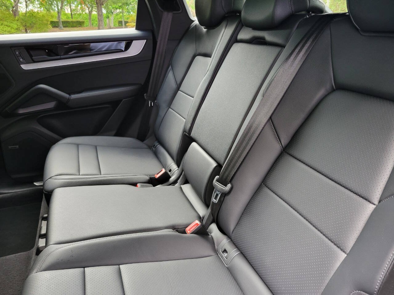 Used 2024 Porsche Cayenne AWD/4WD image 12
