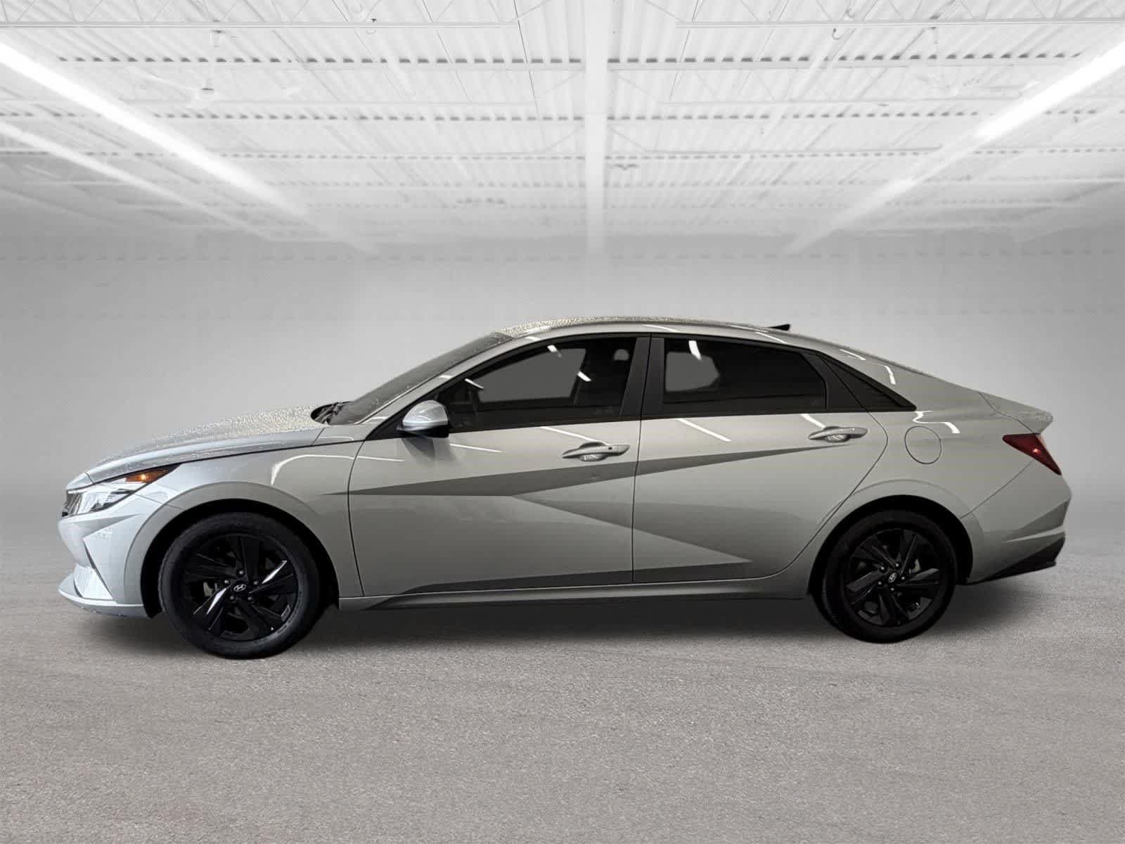Used 2021 Hyundai Elantra SEL w/ Convenience Package FWD image 2