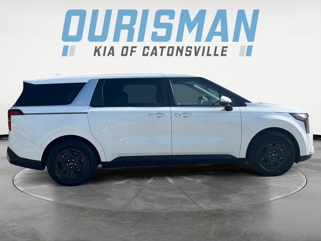 Used 2025 Kia Carnival FWD image 7
