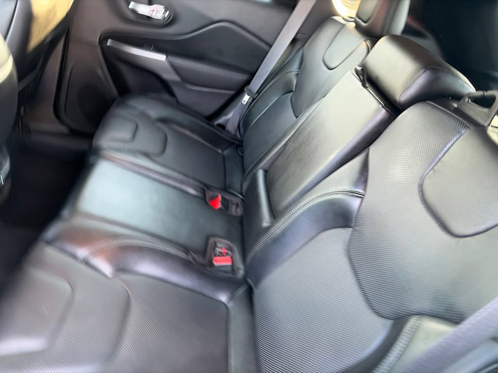 Used 2022 Jeep Cherokee Latitude Lux AWD/4WD image 19