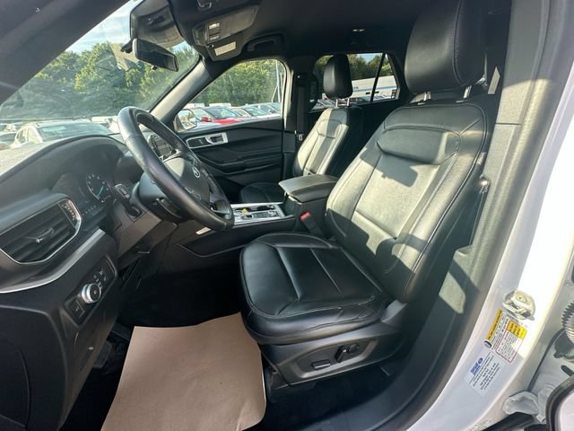 Used 2020 Ford Explorer XLT w/ Equipment Group 202A AWD/4WD image 22